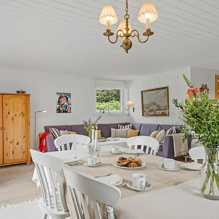 Hébergement de vacances Cozy Home, Located In The Peaceful Area Of Klegod - 1038